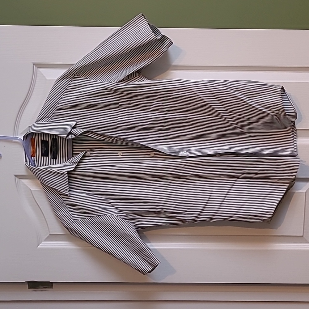 Men's short sleeve dress shirt